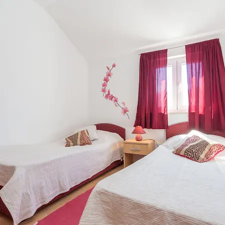 Burum Πανσιόν 3*